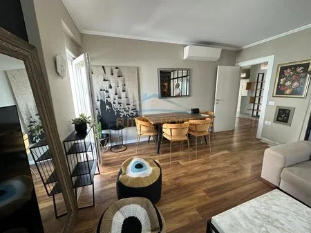 Tirane, shitet apartament 2+1+Ballkon Kati 4, 110 m² 252.400 € (Kopshti Botanik)