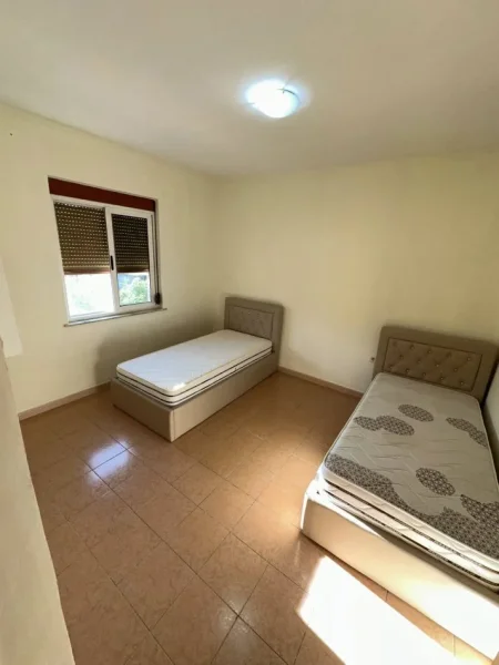 Durres, shes apartament 2+1+Aneks Kati 3, 92 m² 120.000 € (• 2+1 + Guzhine me vete dhe ballkon te bollshem Adresa: KOPSHTI IVINA ZONA 3)