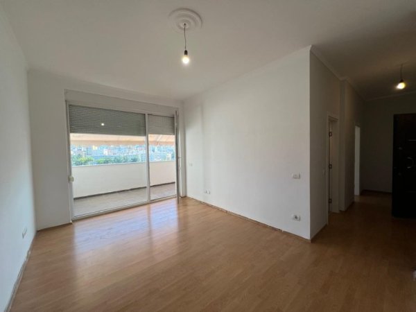 Tirane, jepet me qera apartament 1+1 Kati 8, 70 m² 700 € 
