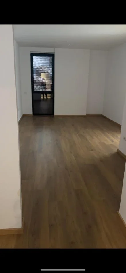 Tirane, jepet me qera apartament 1+1 Kati 8, 70 m² 550 € 