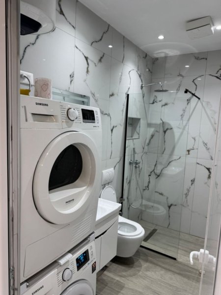 Tirane, jepet me qera apartament 1+1 Kati 0, 50 m² 450 € (5 Maj)