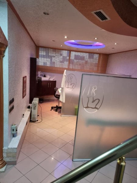 Tirane, jepet me qera , 1.000 € 