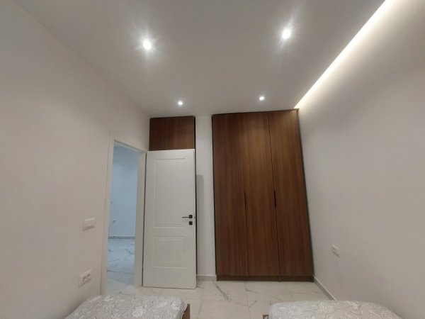 Tirane, jepet me qera apartament 1+1 Kati 1, 60 m² 450 € (Rruga 5 Maji)