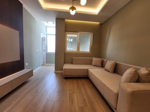 SHITET: 1+1 (Qendër - Rr. Kavajës 📍) 100% e rikonstruktuar - Pallat i Ri - Kati 7 (kati i fundit) Sip 57.6 m² 165.000€  Ideale për Investim | E kompletuar 100% e re