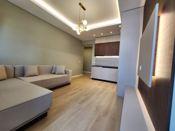 SHITET: 1+1 (Qendër - Rr. Kavajës 📍) 100% e rikonstruktuar - Pallat i Ri - Kati 7 (kati i fundit) Sip 57.6 m² 165.000€  Ideale për Investim | E kompletuar 100% e re
