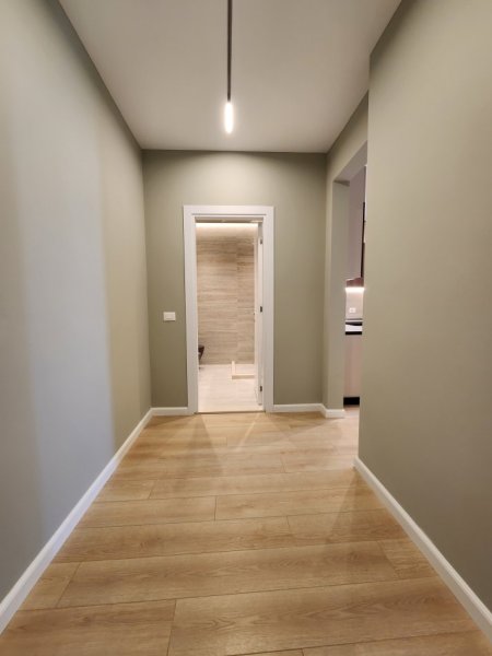 SHITET: 1+1 (Qendër - Rr. Kavajës 📍) 100% e rikonstruktuar - Pallat i Ri - Kati 7 (kati i fundit) Sip 57.6 m² 165.000€  Ideale për Investim | E kompletuar 100% e re