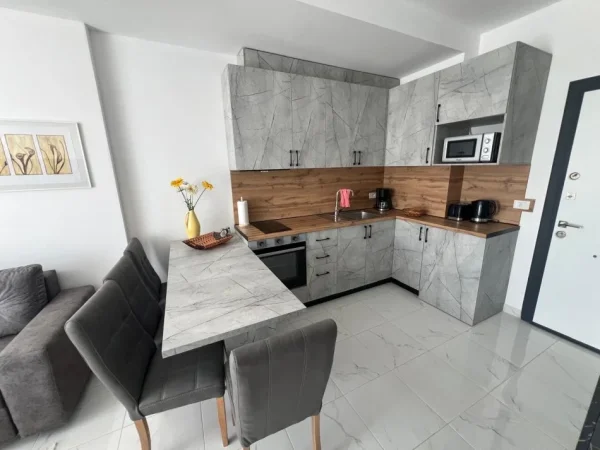 Lezhe, shitet apartament 1+1 , 80 m² 