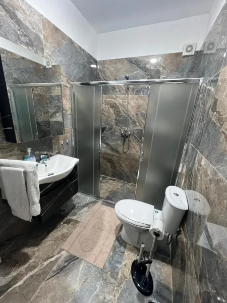 Lezhe, shitet apartament 1+1 , 80 m² 