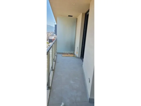 Tirane, jepet me qera zyre Kati 12, 75 m² 700 € (Mine Peza)