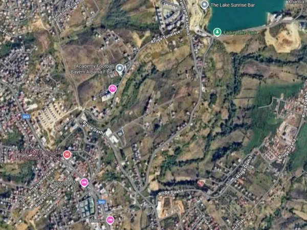 Tirane, shitet toke , 16.000 m² (Sauk)