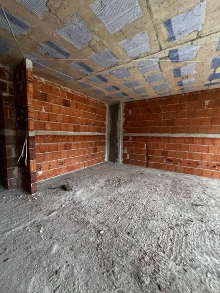 Tirane, shitet apartament 2+1+Ballkon Kati 5, 108 m² 162.000 € (Rruga Xhanfize Keko Porcelan)