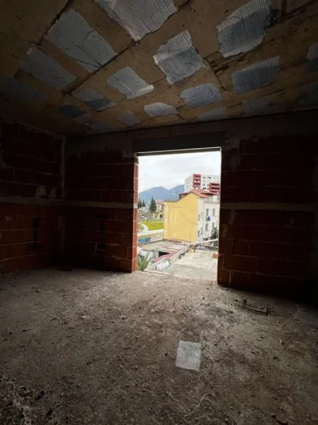 Tirane, shitet apartament 2+1+Ballkon Kati 5, 108 m² 162.000 € (Rruga Xhanfize Keko Porcelan)