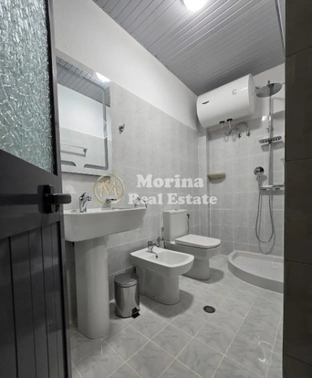 Tirane, jepet me qera apartament 2+1 Kati 1, 75 m² 750 € (Vasil Shanto)