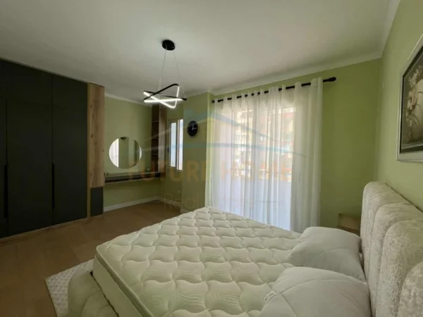 Tirane, shitet apartament 2+1+Ballkon Kati 3, 88 m² 145.000 € 