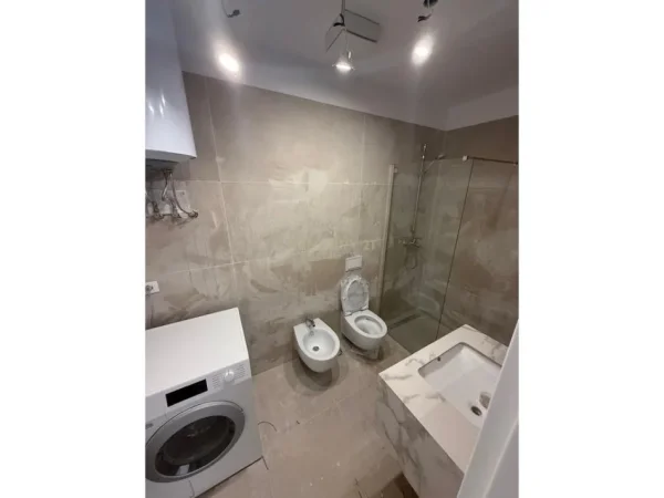 Tirane, jepet me qera apartament 2+1 Kati 5, 135 m² (JUVENILJA CASTELLO)