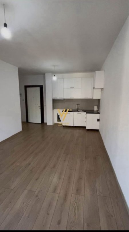 Tirane, jepet me qera apartament 1+1+Ballkon Kati 5, 65 m² 300 € (ASTIR)