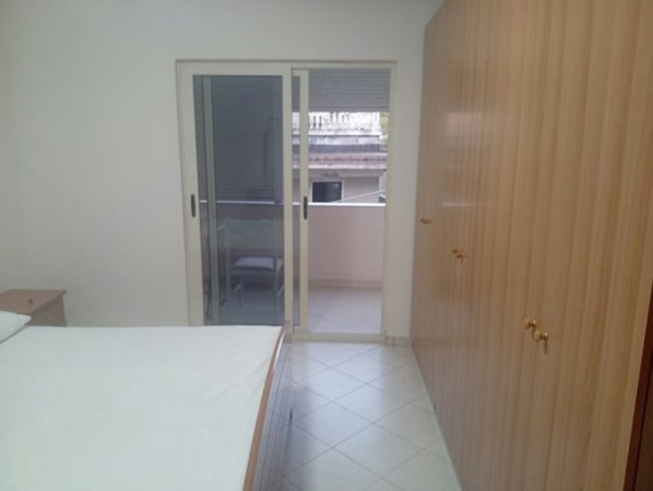 Tirane, jepet me qera apartament 1+1+Ballkon Kati 3, 56 m² 410 € (Rruga &quot;Elbasanit&quot;)