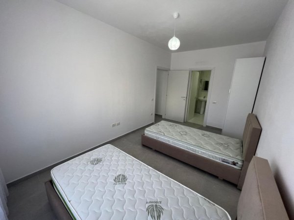 Tirane, jepet me qera apartament 2+1 Kati 1, 90 m² 600 € 