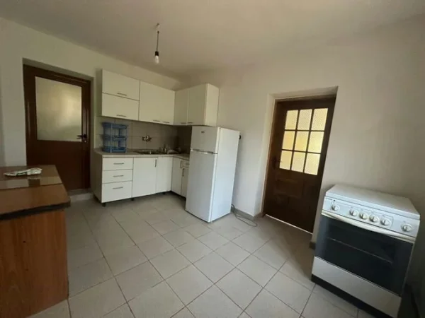 Tirane, jepet me qera apartament 1+1 Kati 1, 70 m² 320 € 