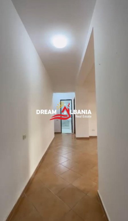 Tirane, jepet me qera apartament 2+1 Kati 2, 125 m² 260.000 € (ne rrugen e Kavajes prane Square 21)