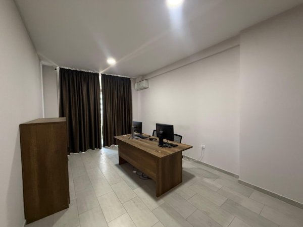 Tirane, jepet me qera zyre Kati 2, 75 m² 500 € (Rruga e Kavajes)