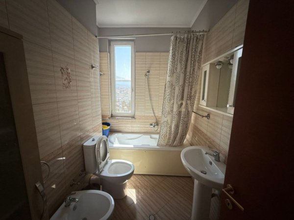 Tirane, shitet apartament 2+1+Ballkon Kati 6, 111 m² 190.000 € 