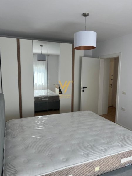 Tirane, jepet me qera apartament 2+1+Ballkon Kati 2, 90 m² 950 € (BULEVARDI ZOGU I 1)