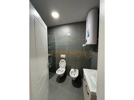 Tirane, shitet apartament 2+1 Kati 5, 130 m² 410.000 € (Lake View Residence)