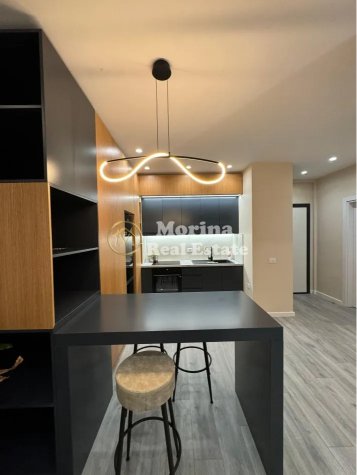 Tirane, jepet me qera apartament 1+1 Kati 4, 75 m² 900 € (Komuna e Parisit)