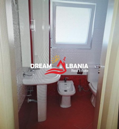 Tirane, shitet apartament 2+1+Ballkon Kati 4, 135 m² 179.500 € (ne Fresk perballe Restorant Freskut)