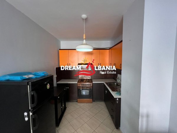 Tirane, jepet me qera apartament 1+1 Kati 6, 80 m² 550 € (ne Qender te Tiranes tek Selvia)