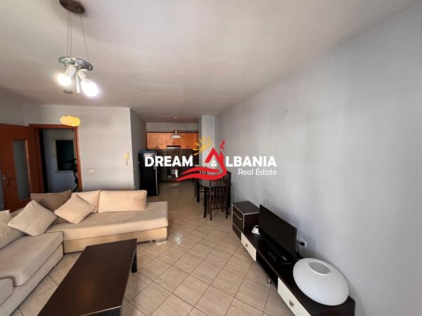 Tirane, jepet me qera apartament 1+1 Kati 6, 80 m² 550 € (ne Qender te Tiranes tek Selvia)
