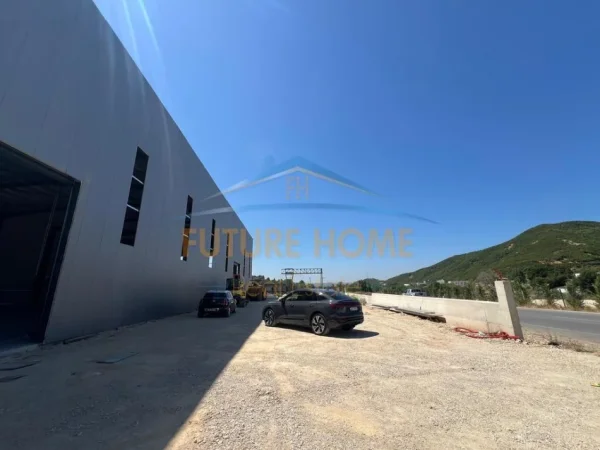 0683487469 Tirane, jepet me qera magazine , 1.400 m² 9.500 € (Rruga e Arbrit)