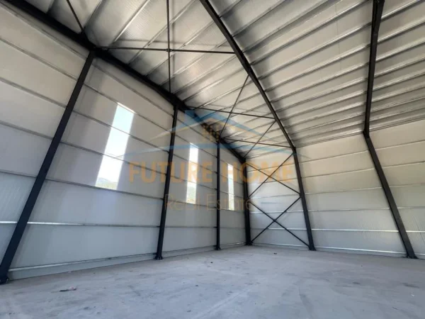 0683487469 Tirane, jepet me qera magazine , 1.400 m² 9.500 € (Rruga e Arbrit)