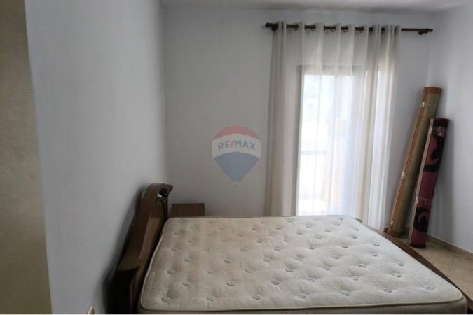 Tirane, jepet me qera apartament 1+1 , 65 m² 370 € (Rruga Besim Alla)