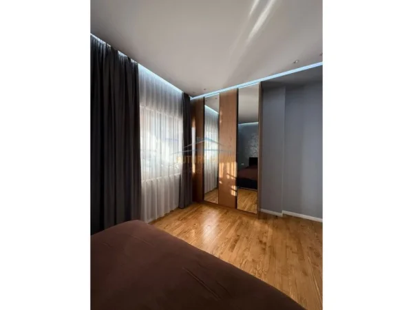 0683487469 Tirane, shitet apartament 2+1 Kati 5, 260 m² 300.000 € (QESARAK , TIRANE)