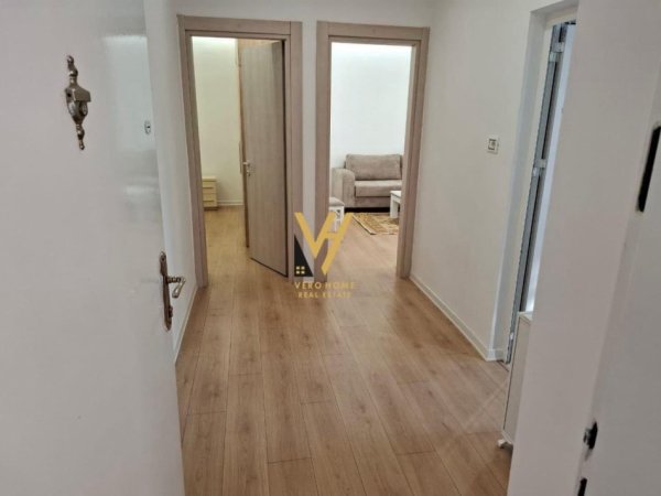 Tirane, jepet me qera apartament 1+1+Ballkon Kati 3, 65 m² 550 € (DISPANCERIA, PRANE STACIONIT TE TRENIT)
