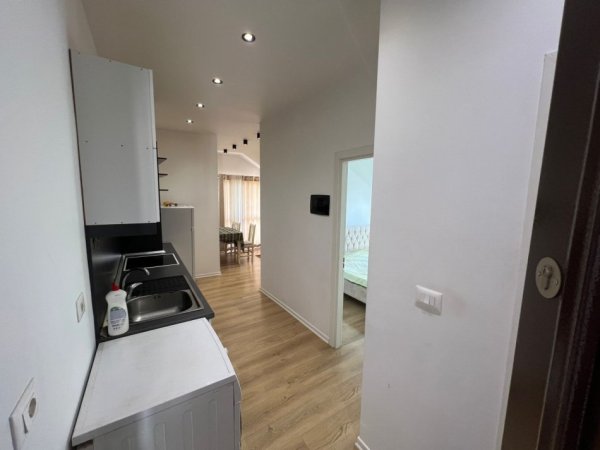 Tirane, jepet me qera apartament 1+1 Kati 5, 50 m² 300 € 