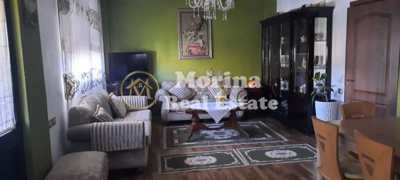 Tirane, jepet me qera shtepi 2+1 Kati 3, 130 m² 500 € (Qyteti Studenti)