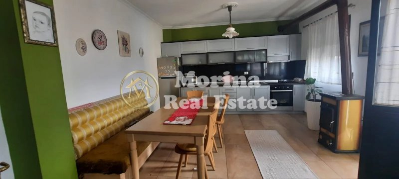 Tirane, jepet me qera shtepi 2+1 Kati 3, 130 m² 500 € (Qyteti Studenti)