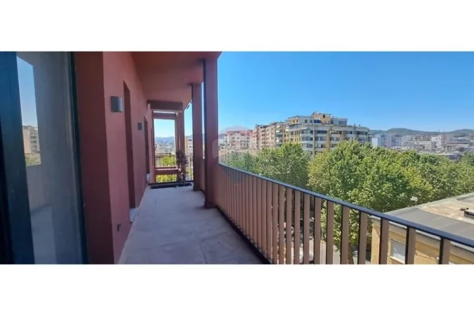 Tirane, jepet me qera zyre , 70 m² 700 € (Rruga e Kavajes)