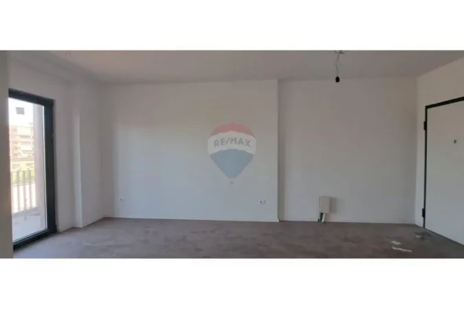 Tirane, jepet me qera zyre , 70 m² 700 € (Rruga e Kavajes)