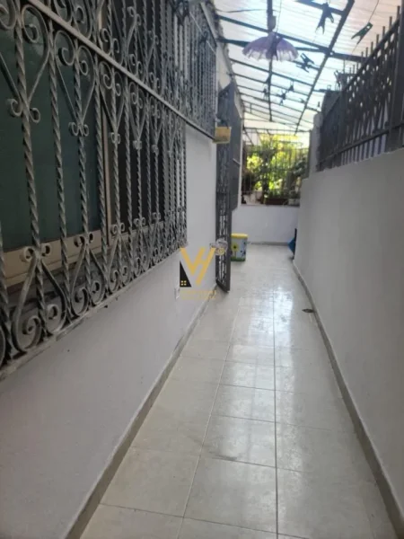 Tirane, jepet me qera apartament 2+1+Ballkon Kati 1, 100 m² 600 € (MOZAIKU,21 DHJETORI)