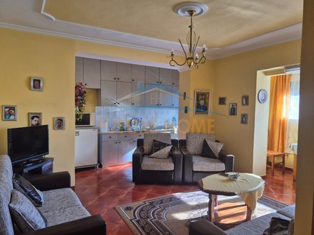 Tirane, shitet apartament 1+1 Kati 3, 58 m² 135.000 € (Pazari i Ri)