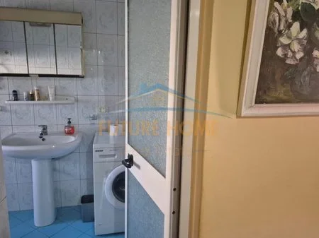 Tirane, shitet apartament 1+1 Kati 3, 58 m² 135.000 € (Pazari i Ri)