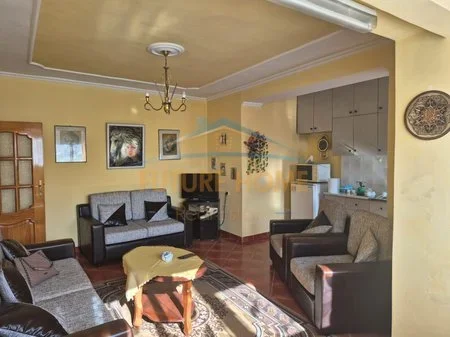 Tirane, shitet apartament 1+1 Kati 3, 58 m² 135.000 € (Pazari i Ri)