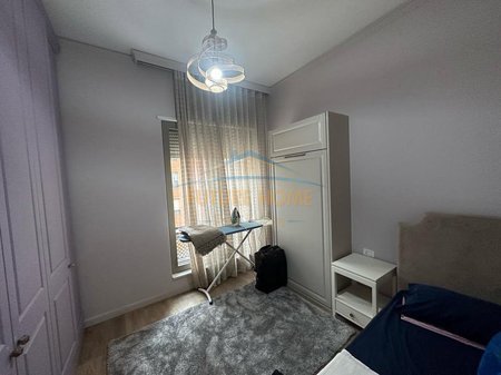 Tirane, jepet me qera apartament 2+1 Kati 4, 108 m² 1.300 € 