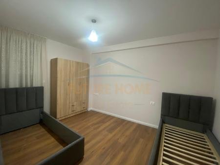 Tirane, jepet me qera apartament 2+1 Kati 2, 67 m² 750 € 