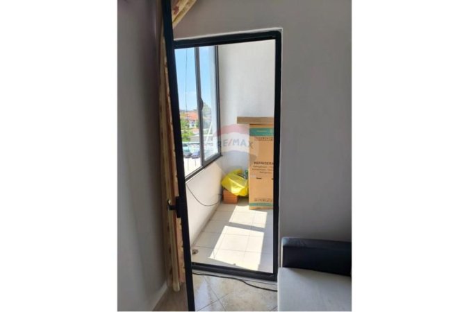 Tirane, jepet me qera apartament 1+1 Kati 3, 65 m² 370 € (Rruga Besim Alla)