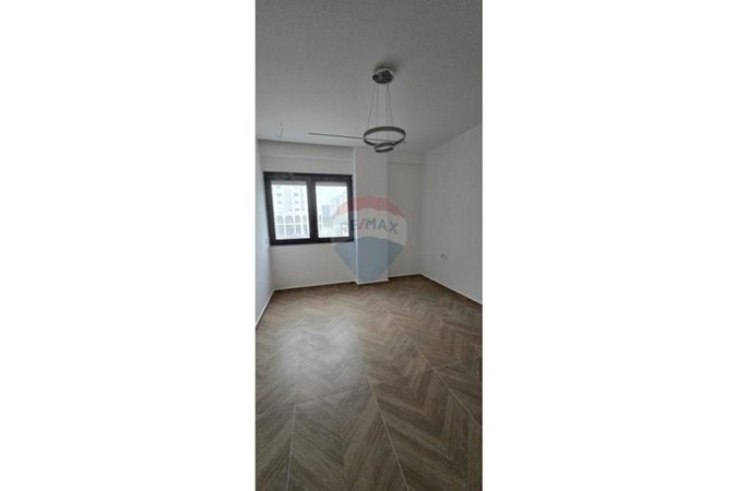 Tirane, jepet me qera apartament 1+1 Kati 3, 63 m² 400 € (Kompleksi Oasis)